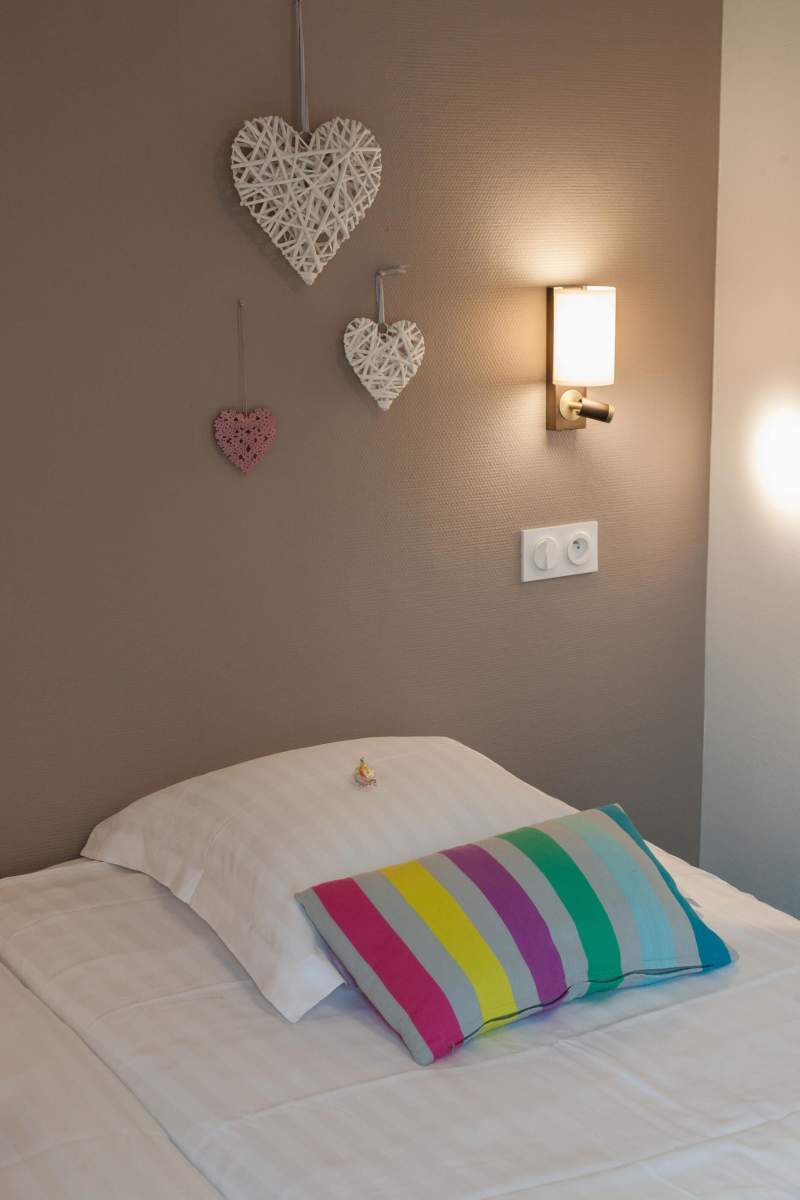 Komfortables Zimmer im Hotel Saint-Nicolas in Riquewihr